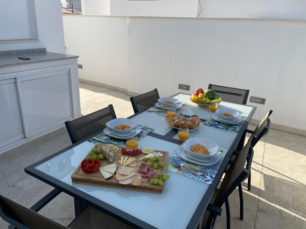 Hébergement de vacances New Townhouse In The Heart Of With Jacuzzi