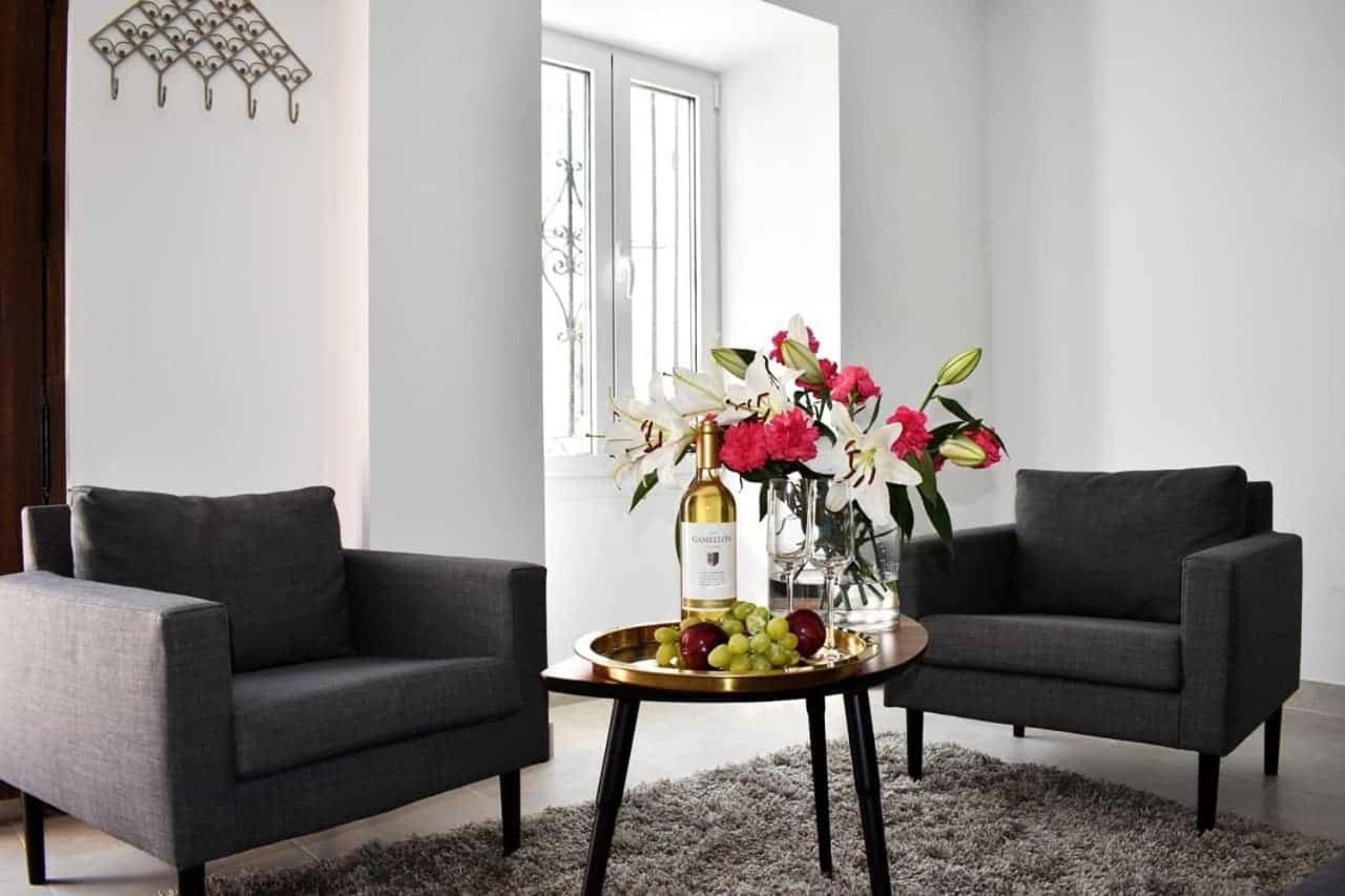 Hébergement de vacances New Townhouse In The Heart Of With Jacuzzi *