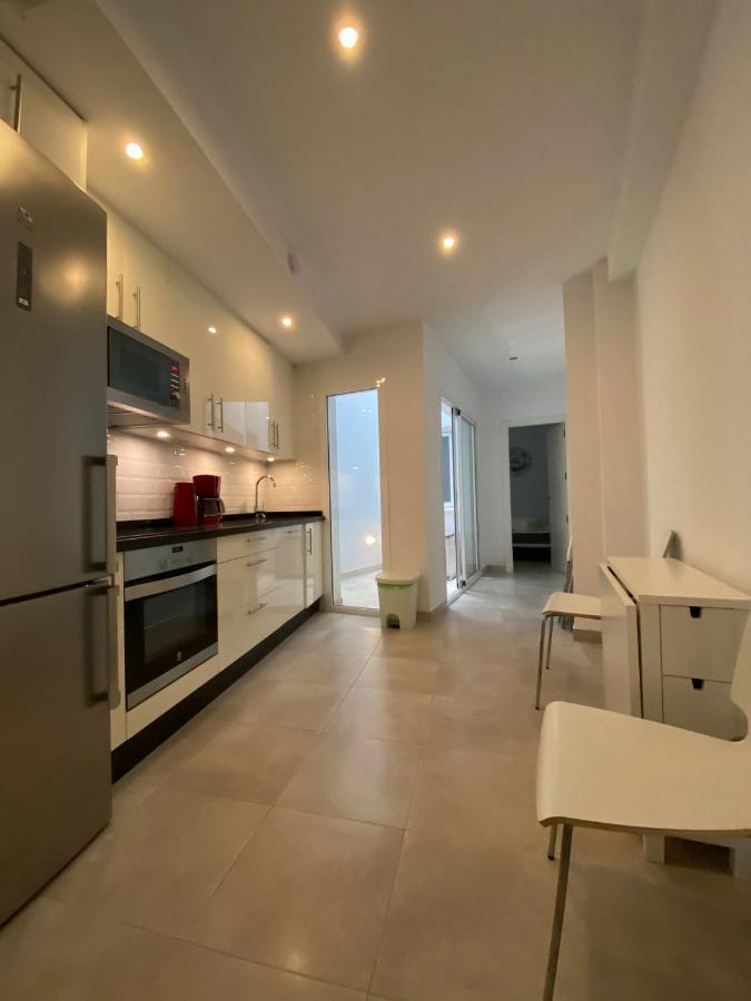Hébergement de vacances New Townhouse In The Heart Of With Jacuzzi *